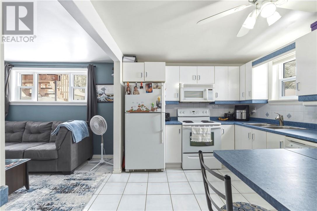 21 Avalon Road, Sudbury, Ontario  P3B 3K6 - Photo 5 - 2126889