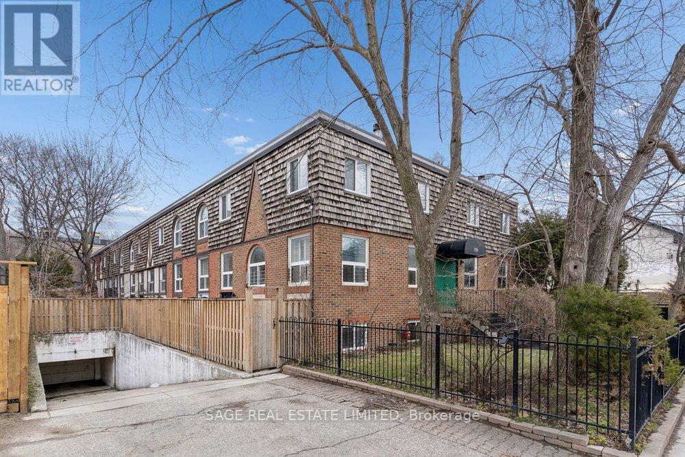 4 - 350 Gerrard Street E, Toronto, Ontario  M5A 2G7 - Photo 3 - C12914382