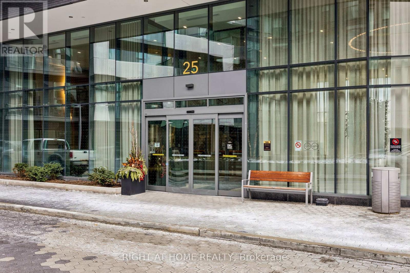 560 - 25 Adra Grado Way, Toronto, Ontario  M2J 0H6 - Photo 3 - C12914412