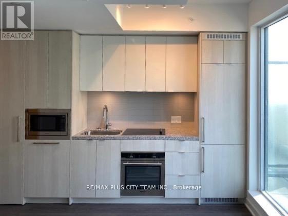 3008 - 115 Blue Jays Way, Toronto (Waterfront Communities), Ontario  M5V 0N4 - Photo 6 - C12914446