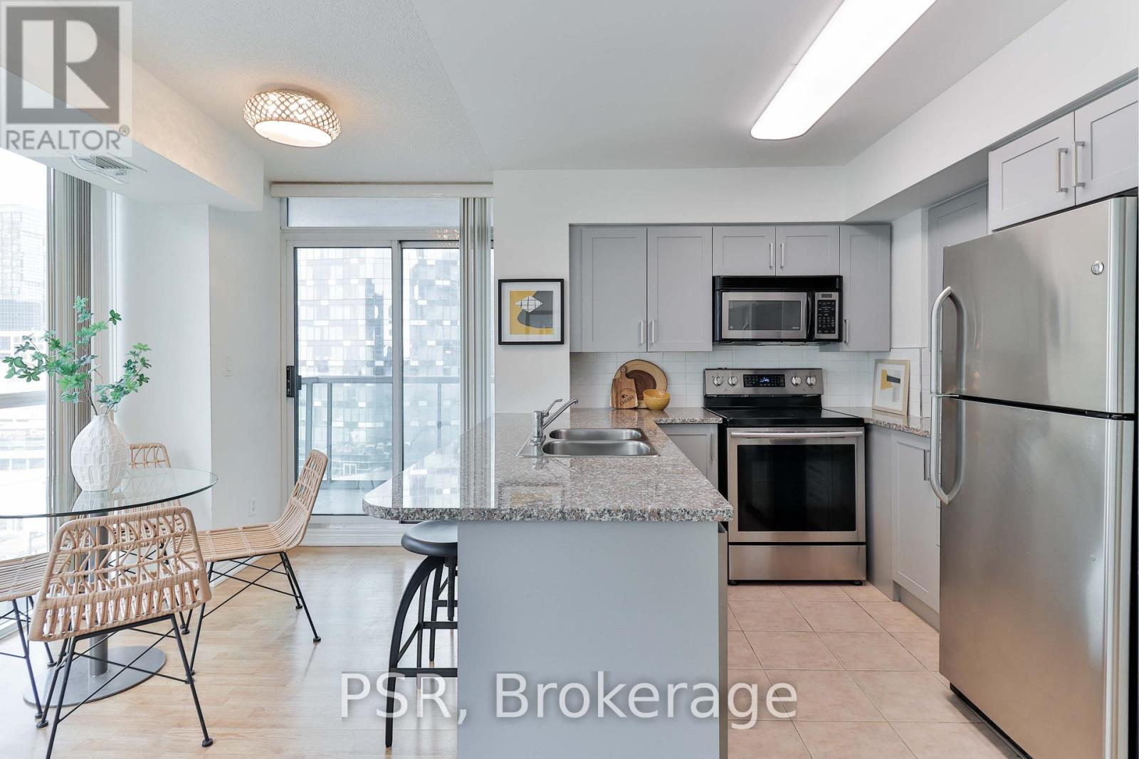 1602 - 30 Grand Trunk Crescent, Toronto (Waterfront Communities), Ontario  M5J 3A4 - Photo 13 - C12914474