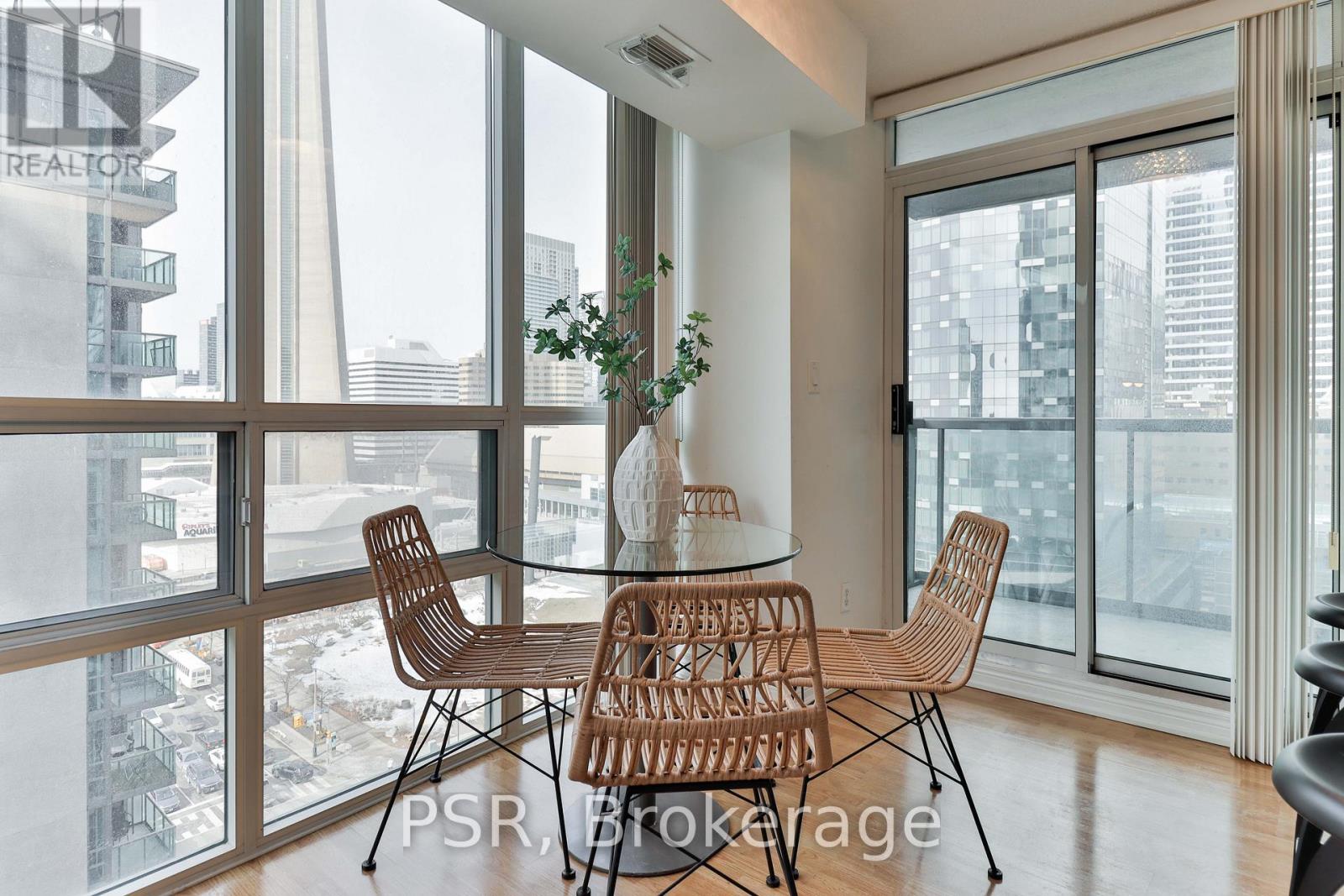 1602 - 30 Grand Trunk Crescent, Toronto (Waterfront Communities), Ontario  M5J 3A4 - Photo 20 - C12914474