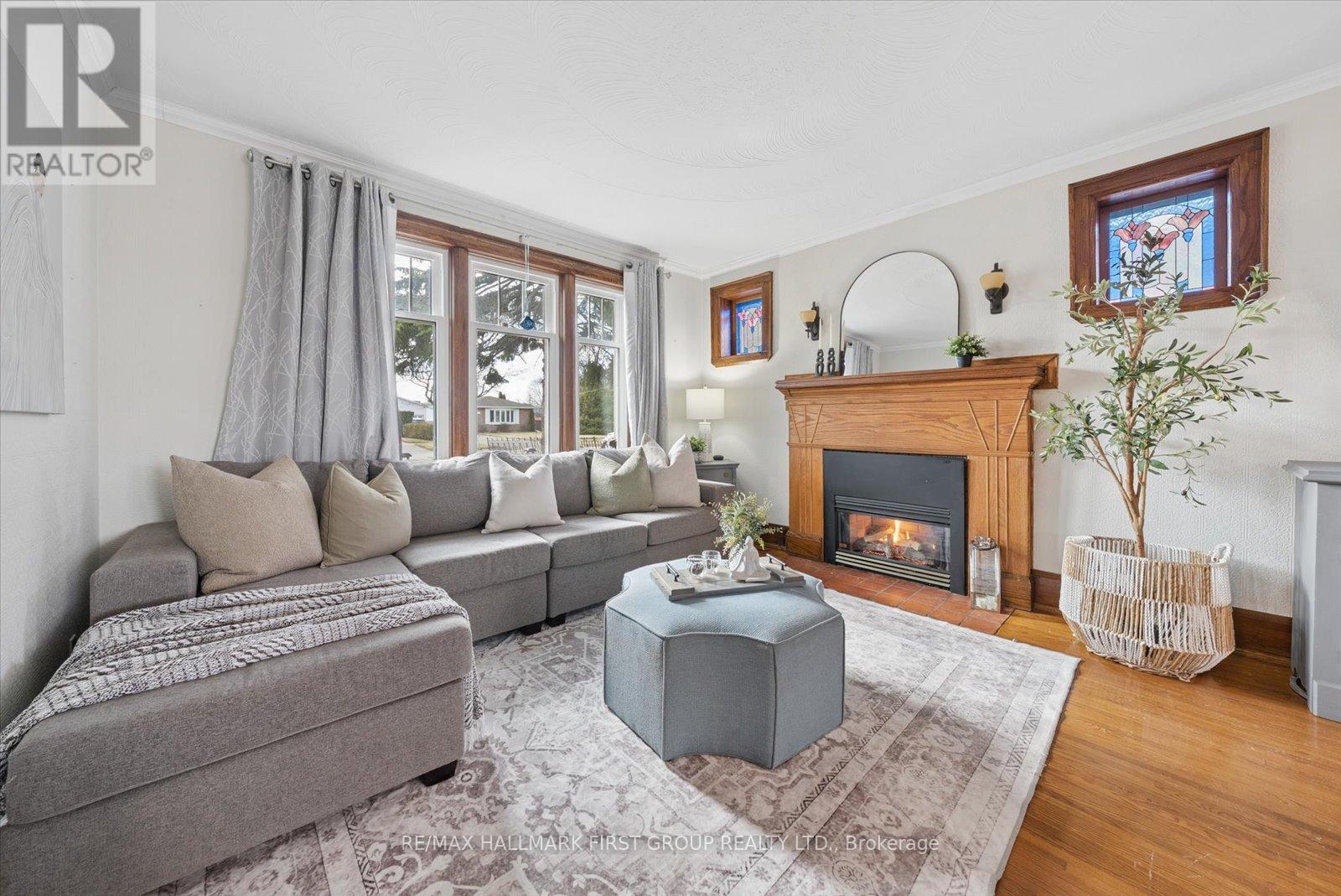 217 Farewell Street, Oshawa (Donevan), Ontario  L1H 6L5 - Photo 6 - E12914396