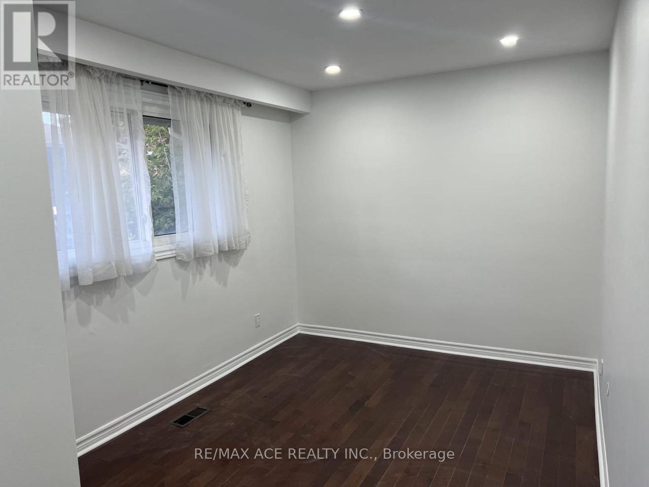 365 Bellamy Road N, Toronto (Woburn), Ontario  M1H 1G1 - Photo 24 - E12914442