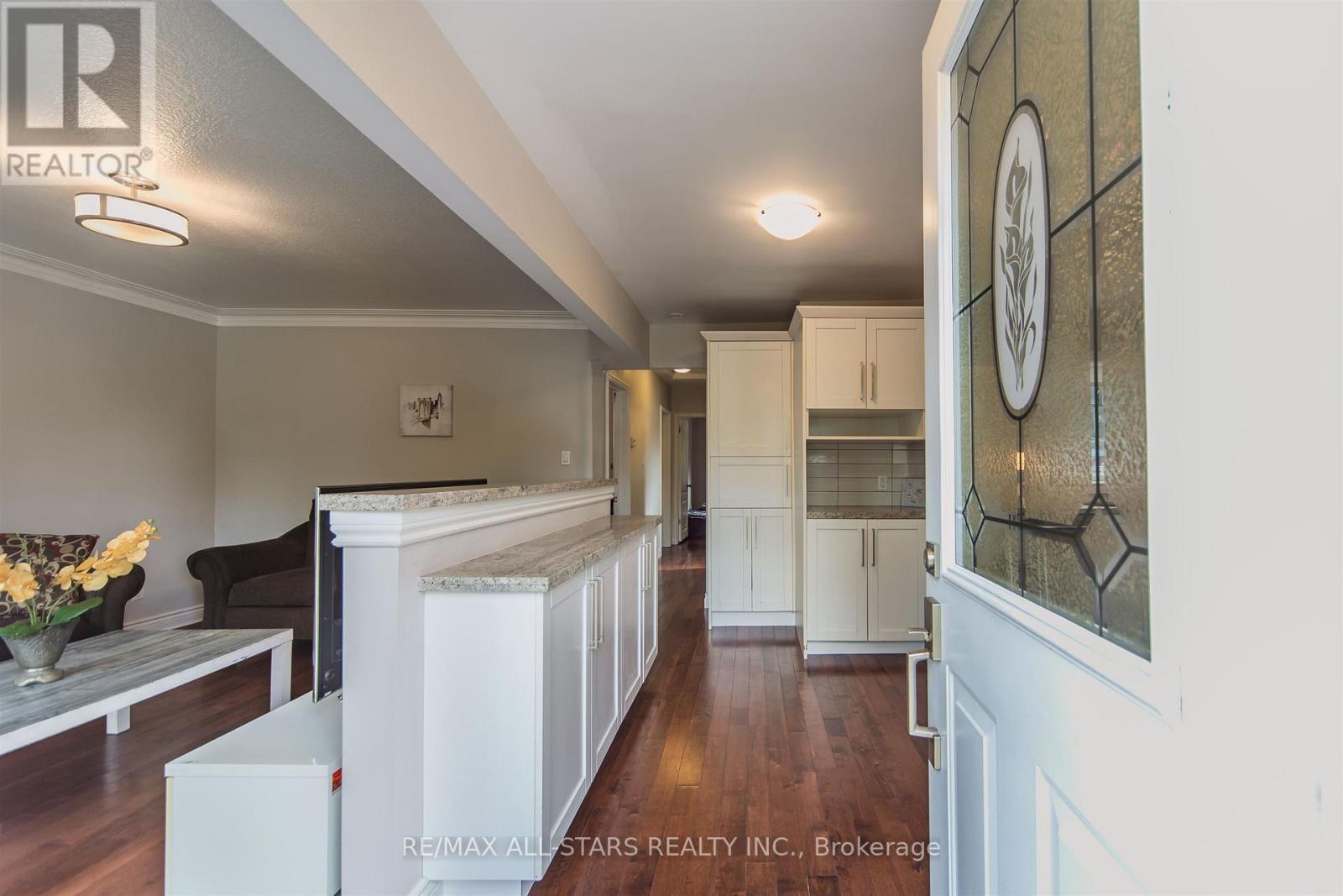 27 Martindale Road, Toronto, Ontario  M1M 2B8 - Photo 2 - E12914468