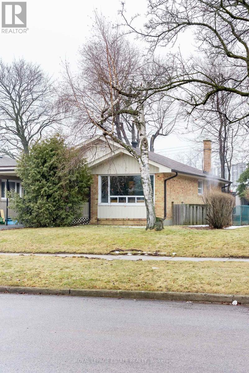 11 Garrick Road, Toronto, Ontario  M1M 1S6 - Photo 3 - E12914508