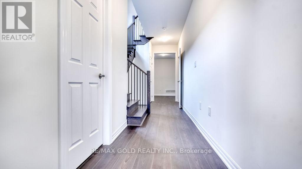 74 Northrop Avenue, Clarington, Ontario  L1B 1G9 - Photo 4 - E12914510