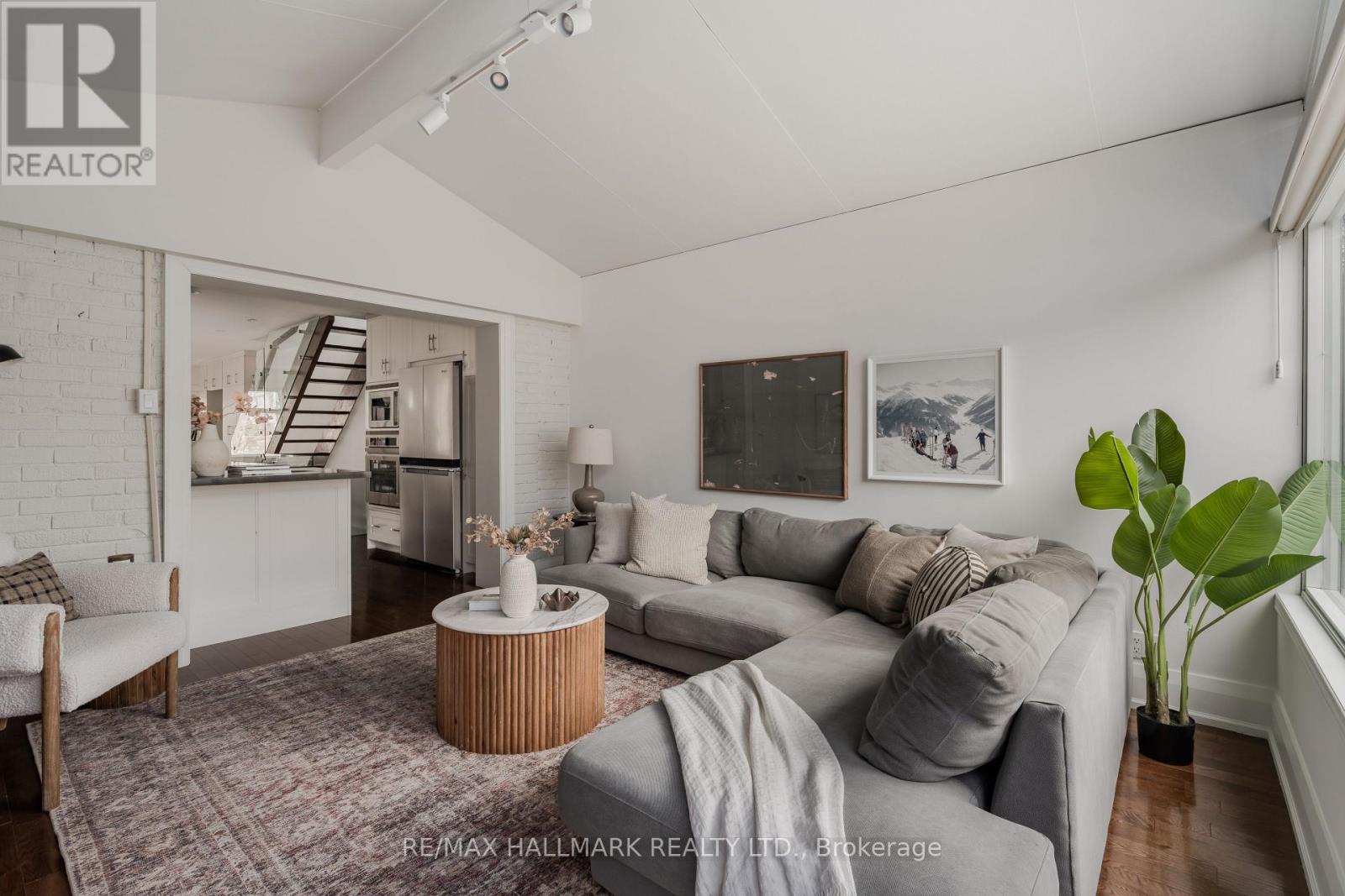 27 Maughan Crescent, Toronto (Woodbine Corridor), Ontario  M4L 3E4 - Photo 23 - E12914288