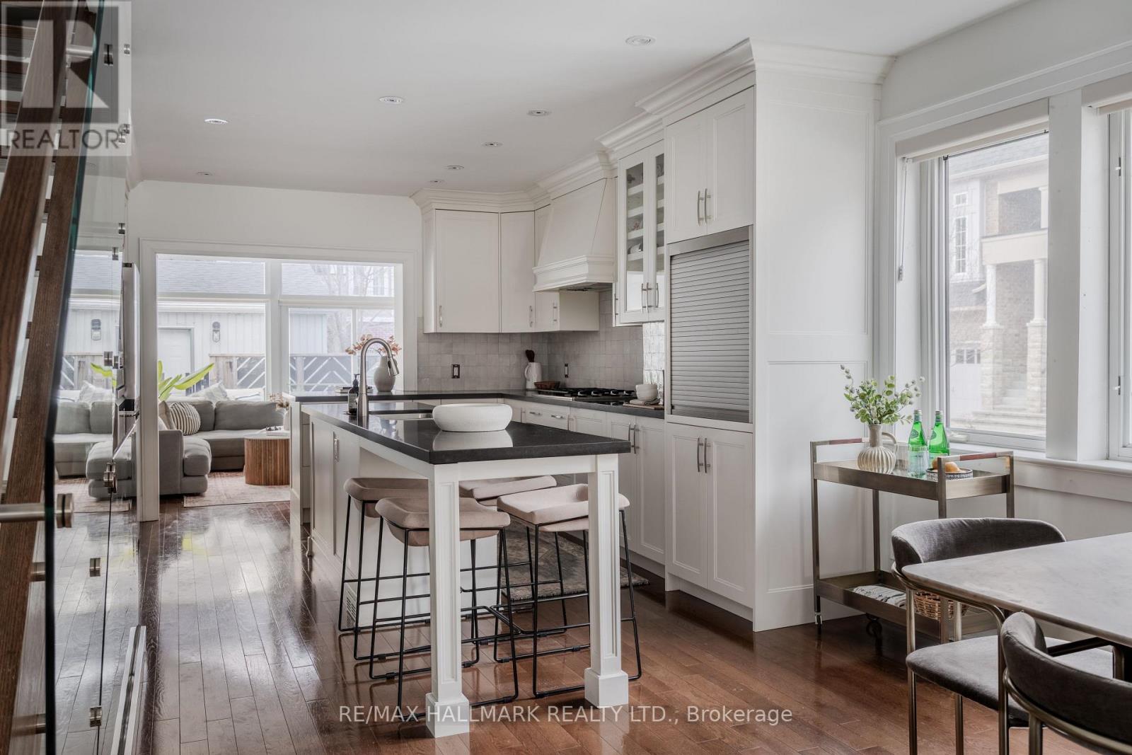 27 MAUGHAN CRESCENT, toronto (woodbine corridor), Ontario