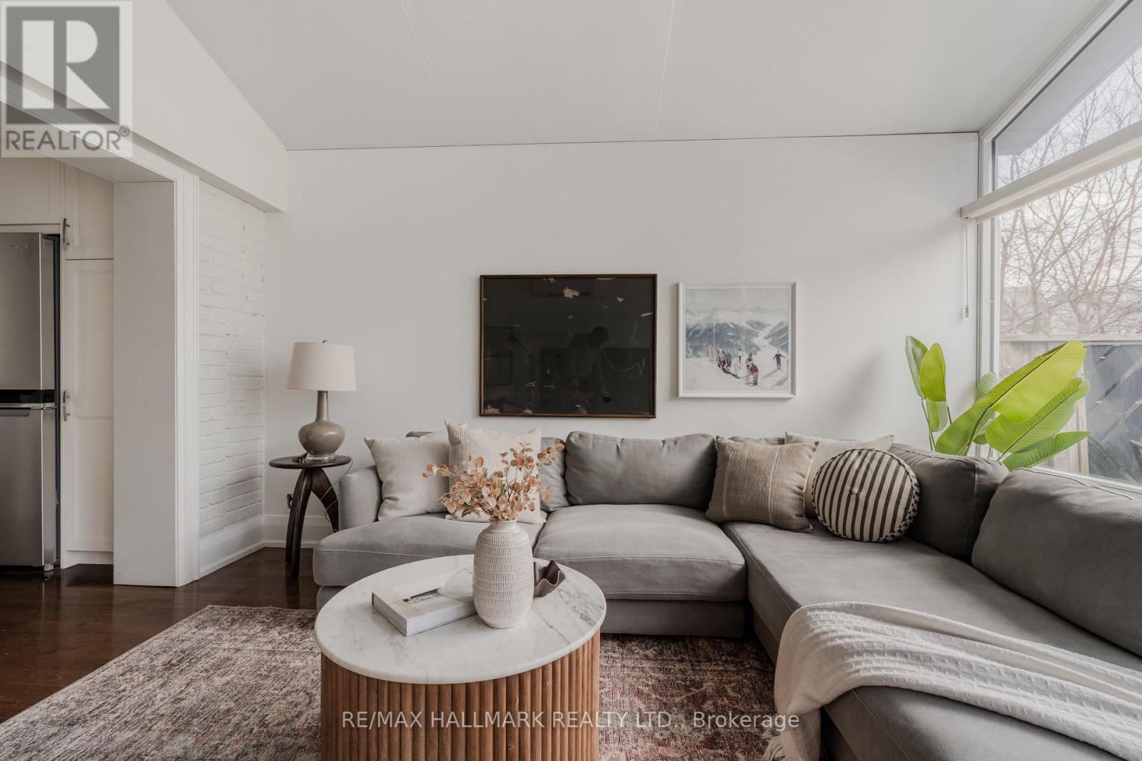 27 Maughan Crescent, Toronto (Woodbine Corridor), Ontario  M4L 3E4 - Photo 22 - E12914288