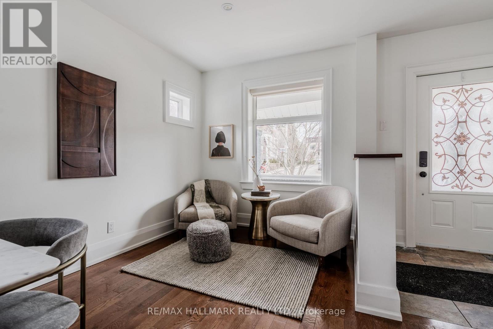 27 Maughan Crescent, Toronto (Woodbine Corridor), Ontario  M4L 3E4 - Photo 8 - E12914288