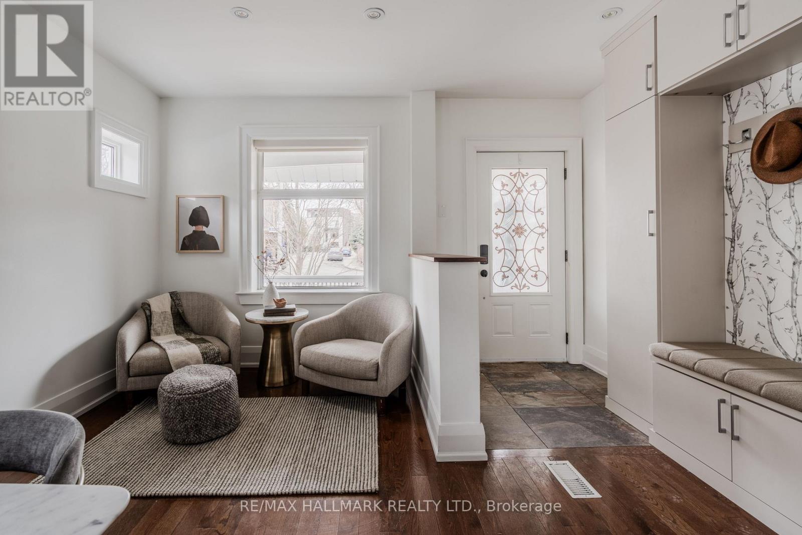 27 Maughan Crescent, Toronto (Woodbine Corridor), Ontario  M4L 3E4 - Photo 6 - E12914288