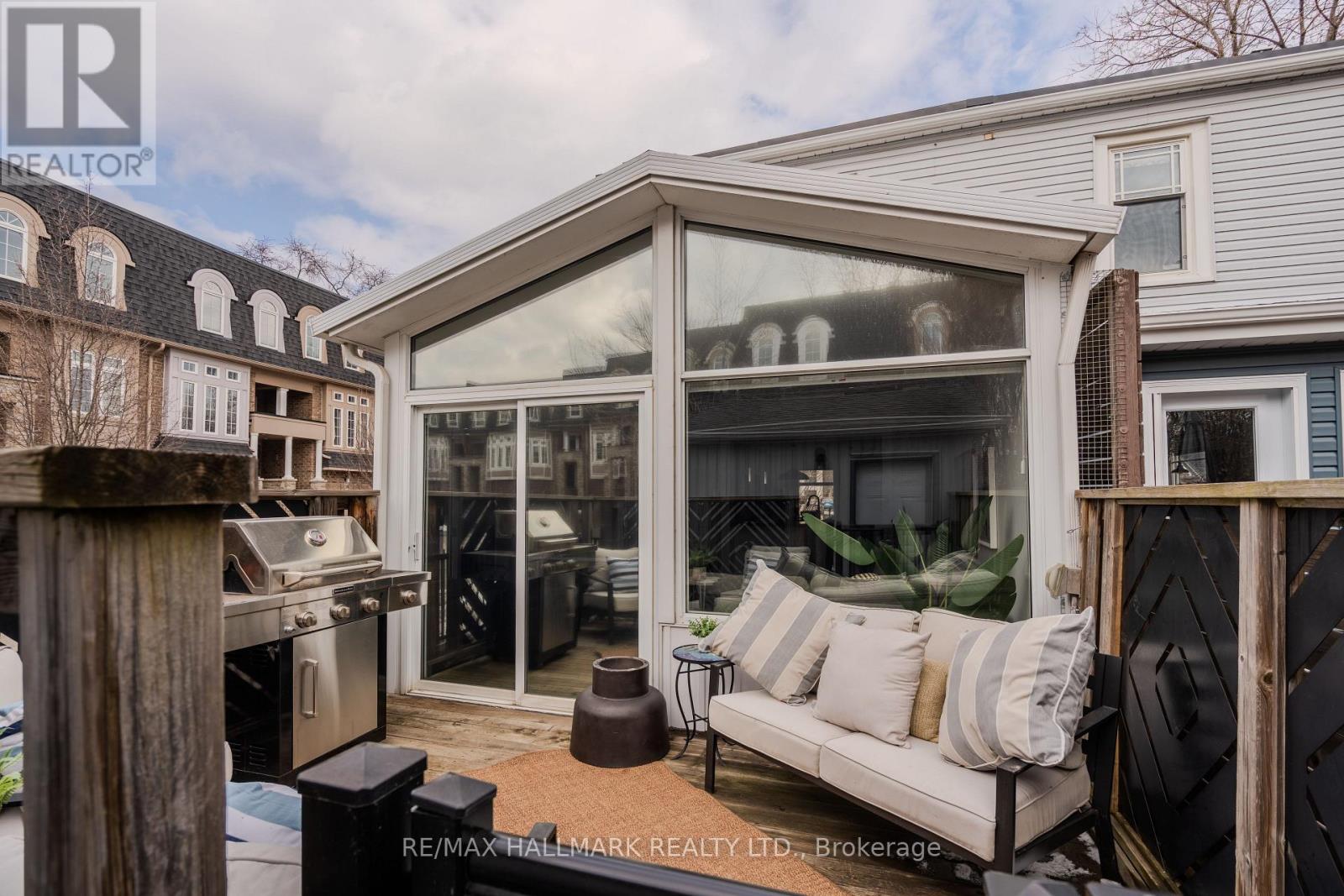 27 Maughan Crescent, Toronto (Woodbine Corridor), Ontario  M4L 3E4 - Photo 43 - E12914288