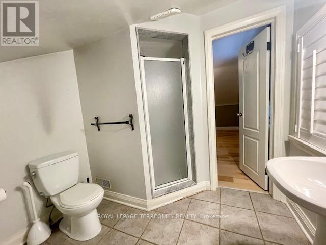 425 River Side Drive, Oakville (Co Central), Ontario  L6K 3N6 - Photo 32 - W12810830