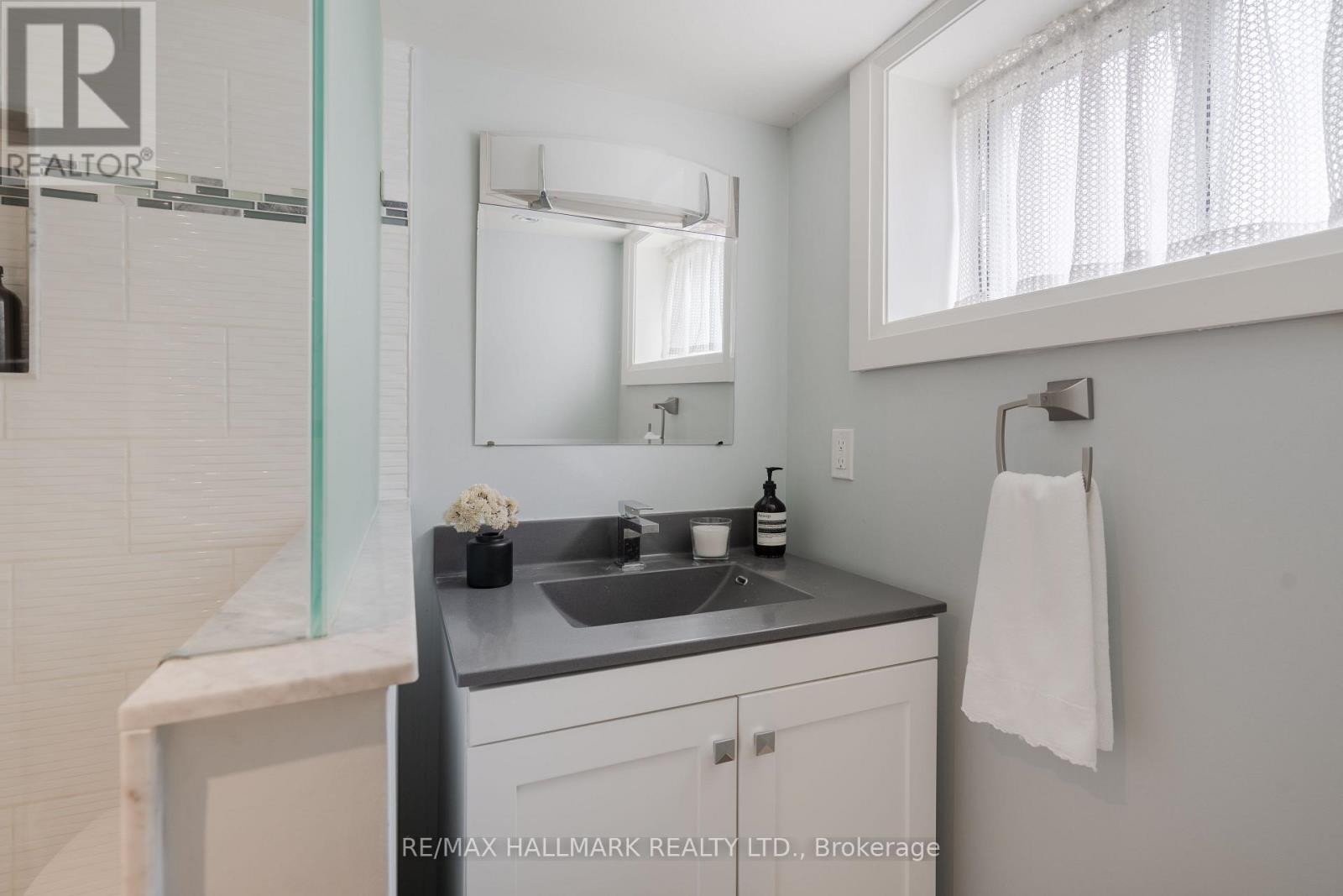 27 Maughan Crescent, Toronto (Woodbine Corridor), Ontario  M4L 3E4 - Photo 40 - E12914288
