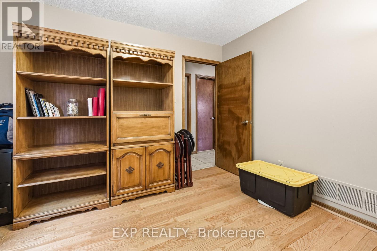 81 Southgate Crescent, Richmond Hill, Ontario  L4B 2E7 - Photo 18 - N12914434