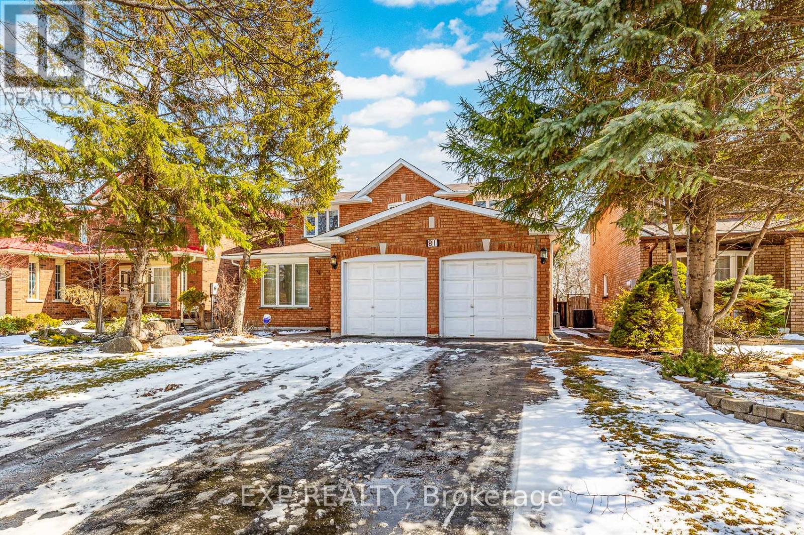 81 Southgate Crescent, Richmond Hill, Ontario  L4B 2E7 - Photo 2 - N12914434