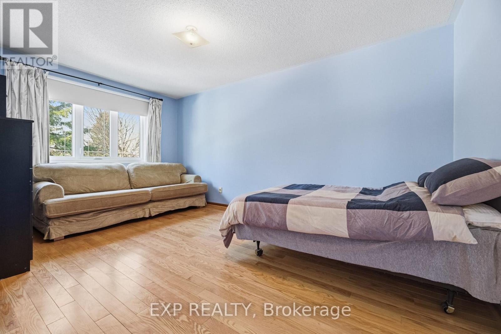 81 Southgate Crescent, Richmond Hill, Ontario  L4B 2E7 - Photo 25 - N12914434