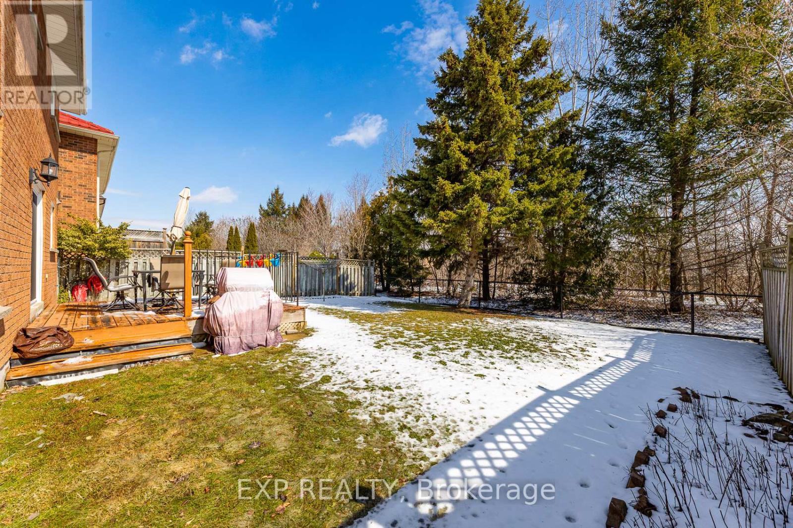 81 Southgate Crescent, Richmond Hill, Ontario  L4B 2E7 - Photo 3 - N12914434