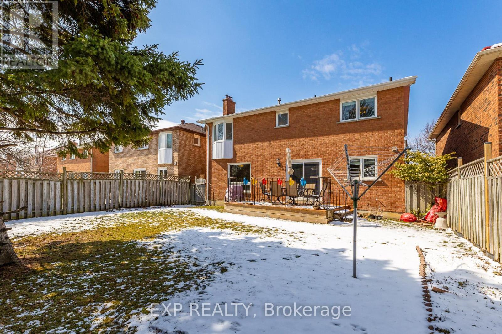 81 Southgate Crescent, Richmond Hill, Ontario  L4B 2E7 - Photo 4 - N12914434