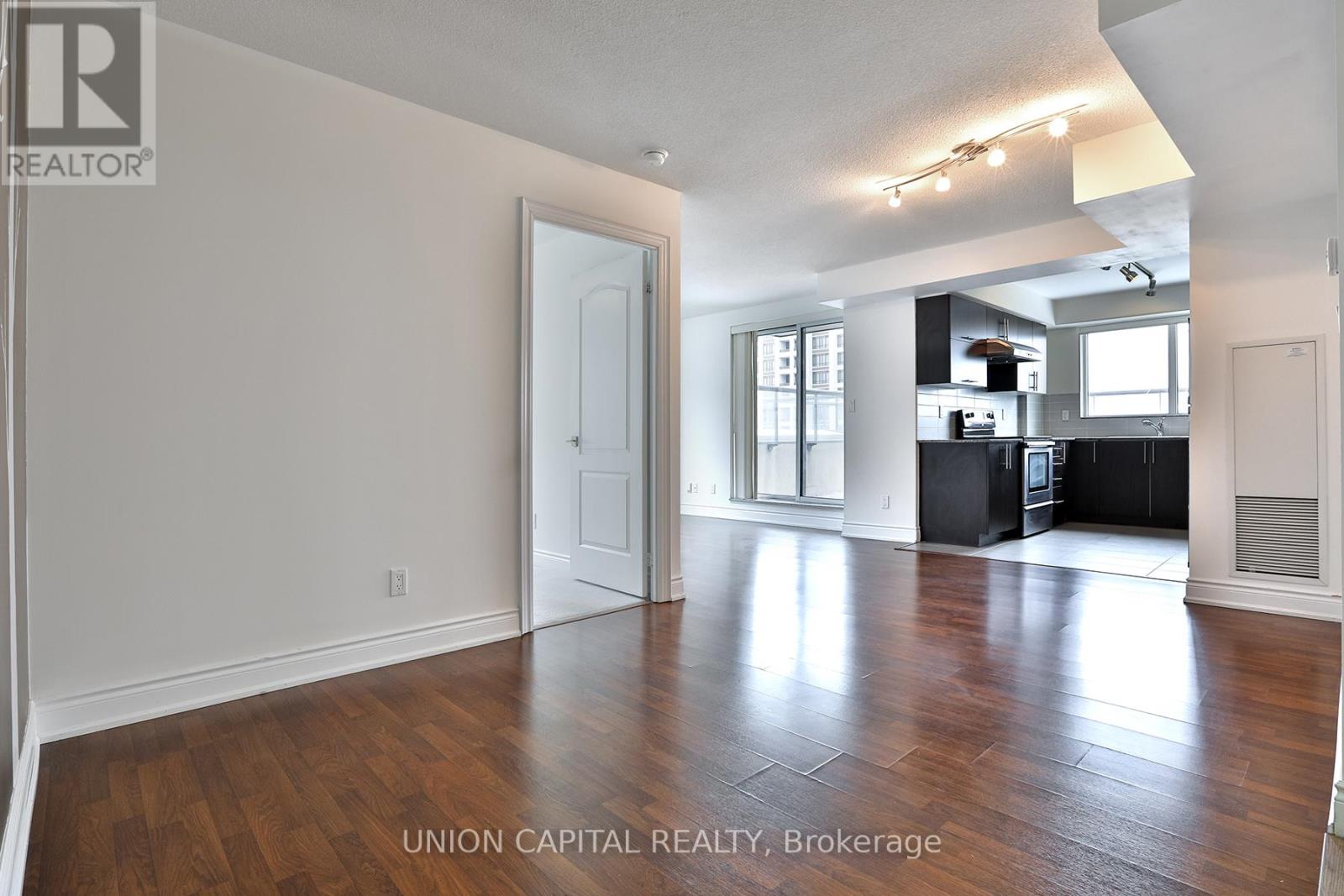 816 - 60 South Town Centre Boulevard, Markham, Ontario  L3R 7Z9 - Photo 4 - N12914528