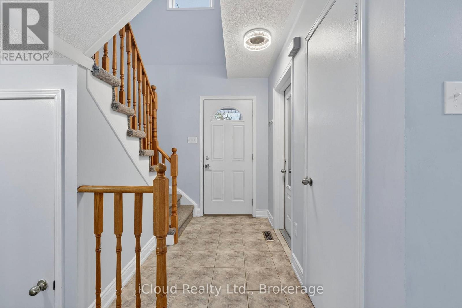 152 Pickett Crescent, Barrie (Painswick North), Ontario  L4N 8C2 - Photo 5 - S12914470