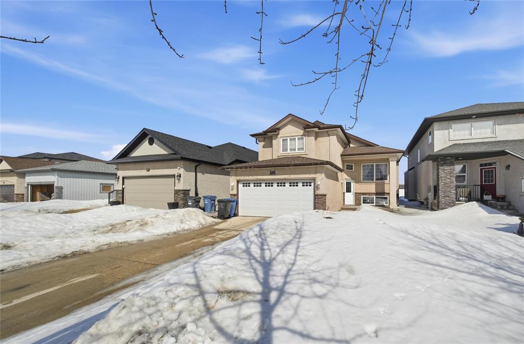 151 Mosselle Drive, Winnipeg, Manitoba  R2P 1N6 - Photo 2 - 202605296