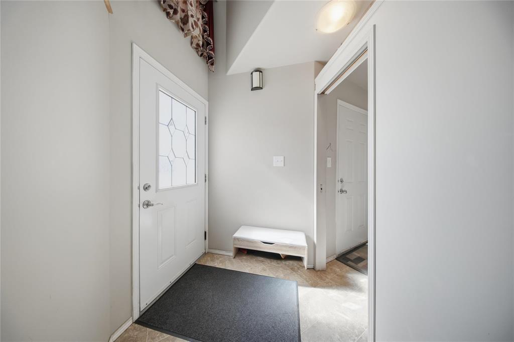 151 Mosselle Drive, Winnipeg, Manitoba  R2P 1N6 - Photo 4 - 202605296