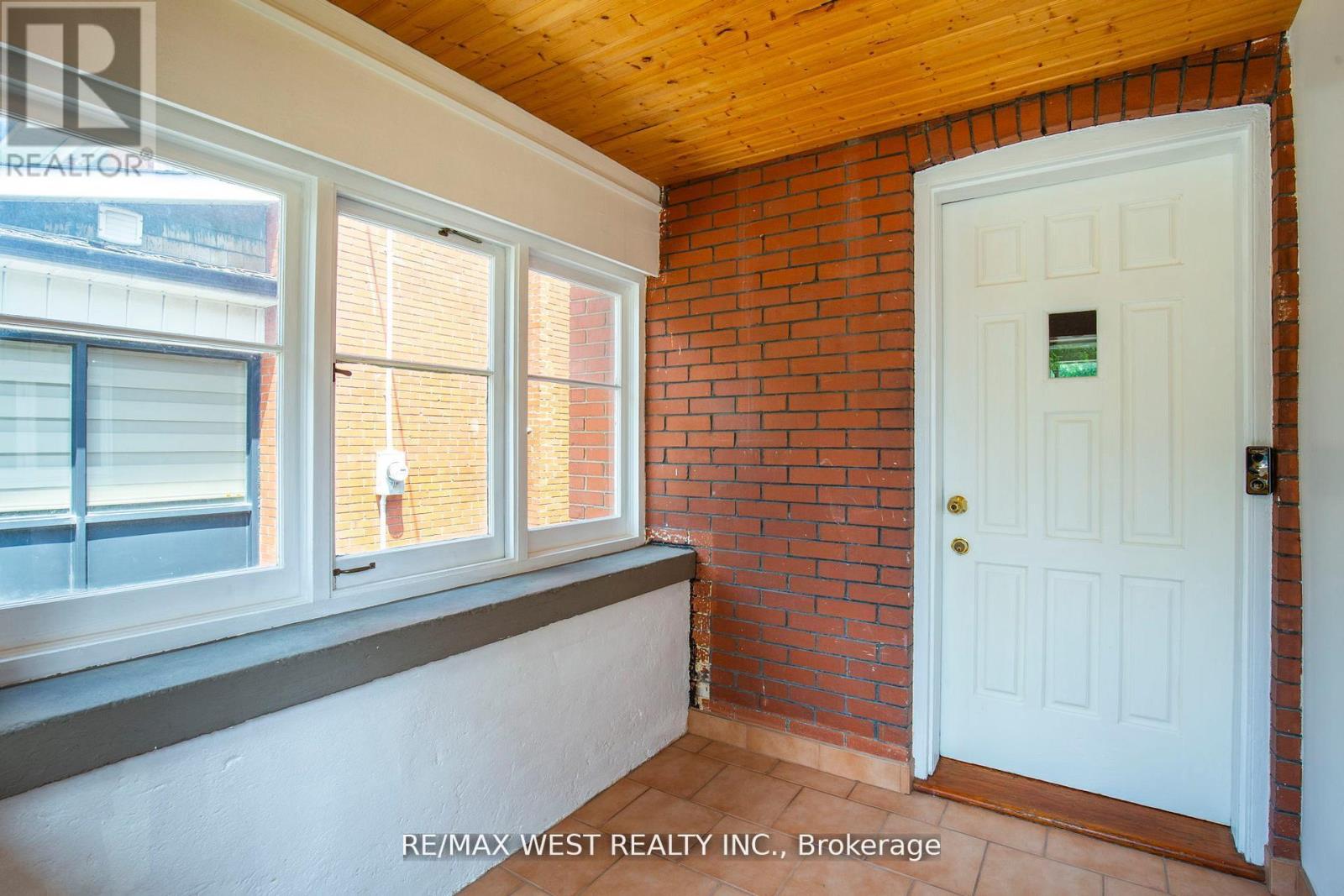 2317 Weston Road, Toronto, Ontario  M9N 1Z7 - Photo 3 - W12914436