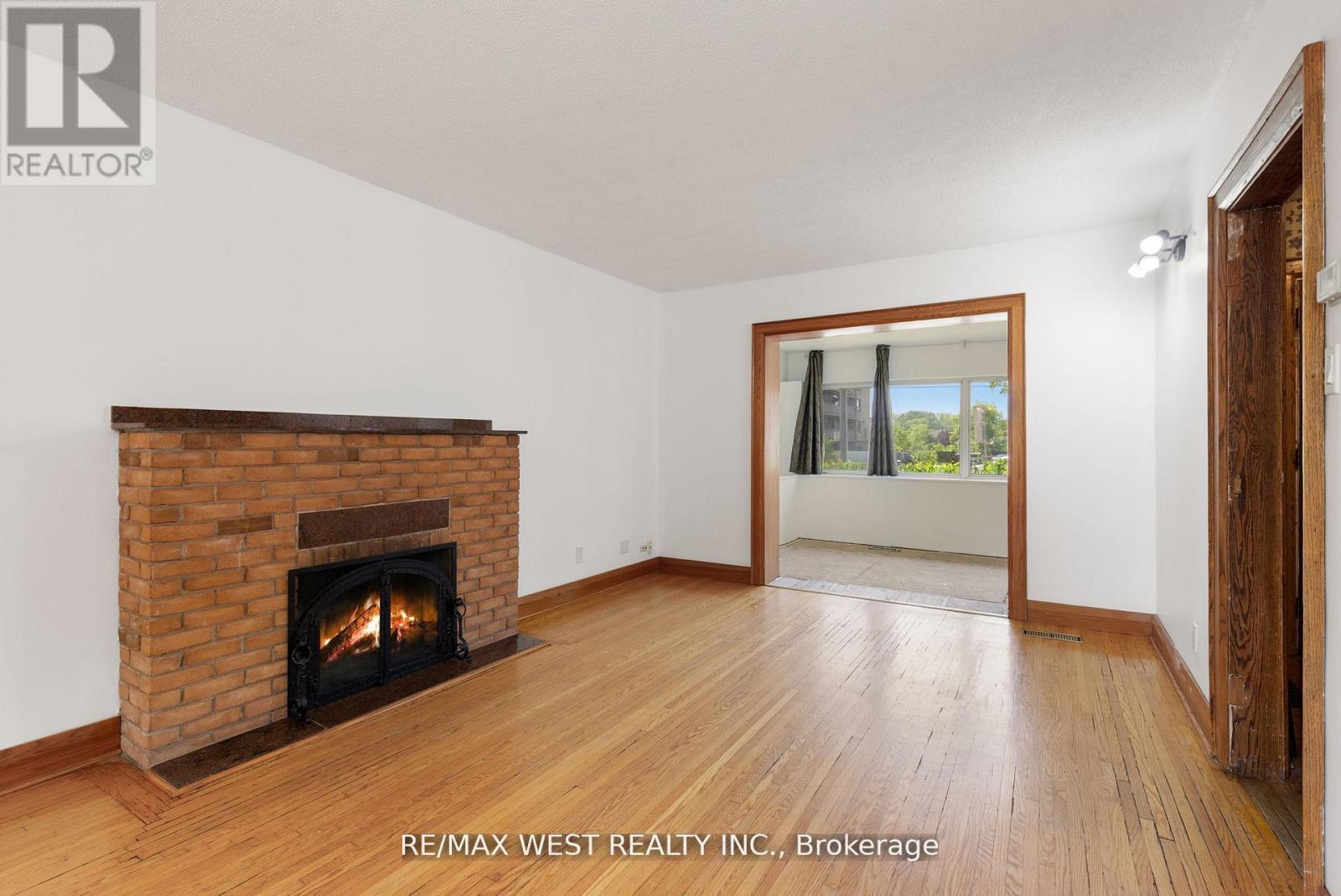 2317 Weston Road, Toronto, Ontario  M9N 1Z7 - Photo 6 - W12914436