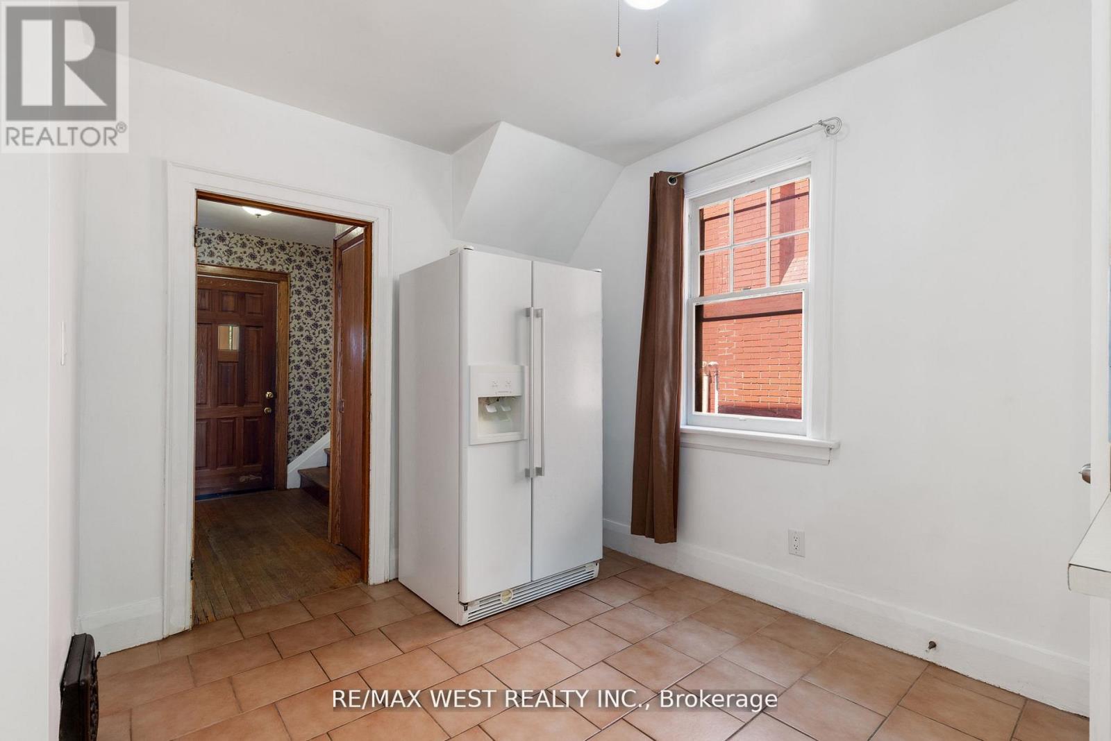 2317 Weston Road, Toronto, Ontario  M9N 1Z7 - Photo 9 - W12914436