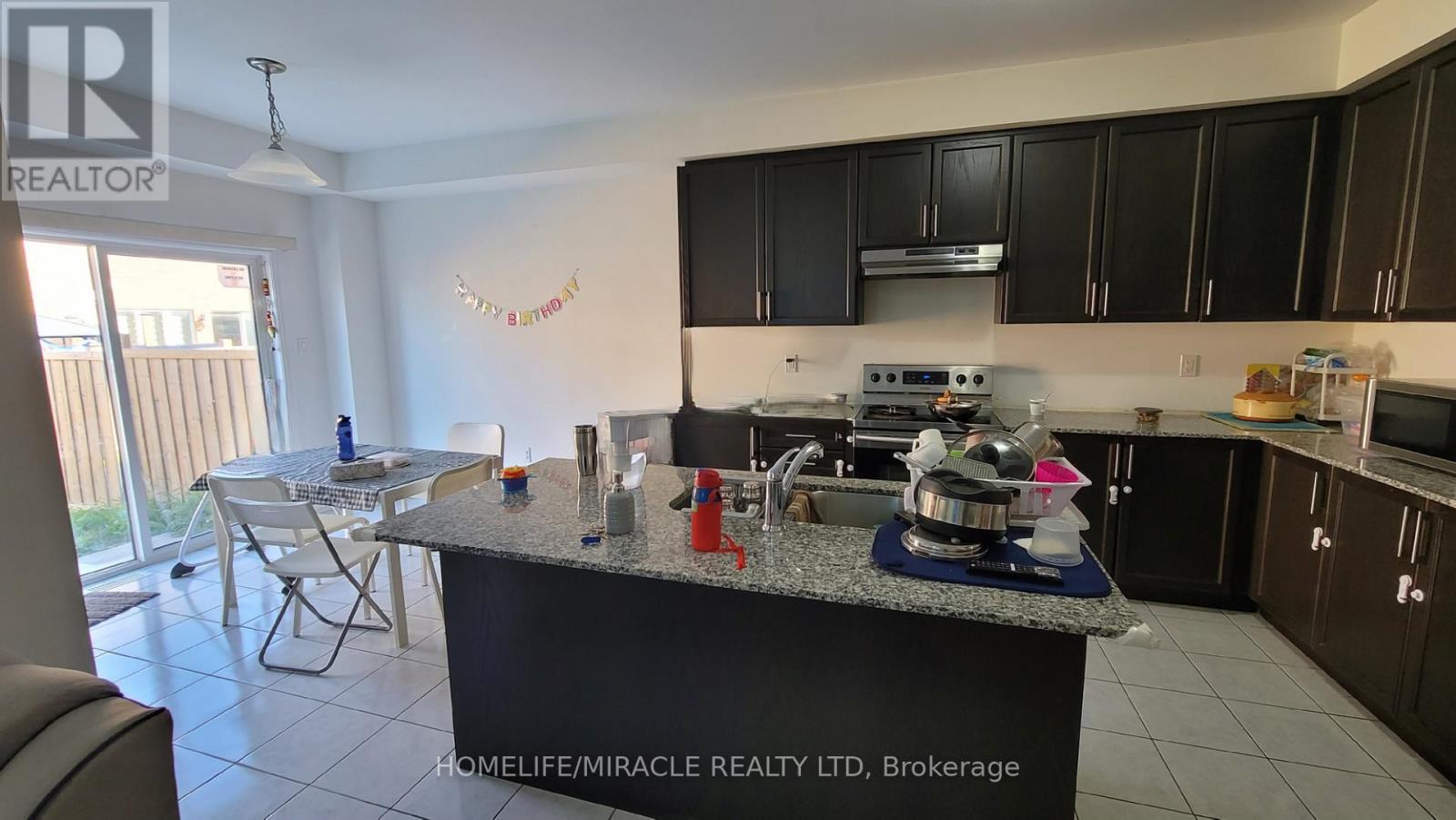 56 Dolobram Trail, Brampton, Ontario  L7A 4Y3 - Photo 4 - W12914438