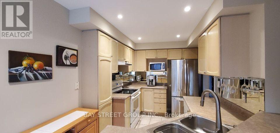 11 - 5223 Fairford Crescent, Mississauga, Ontario  L5V 2M6 - Photo 4 - W12914460