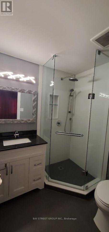 11 - 5223 Fairford Crescent, Mississauga, Ontario  L5V 2M6 - Photo 6 - W12914460