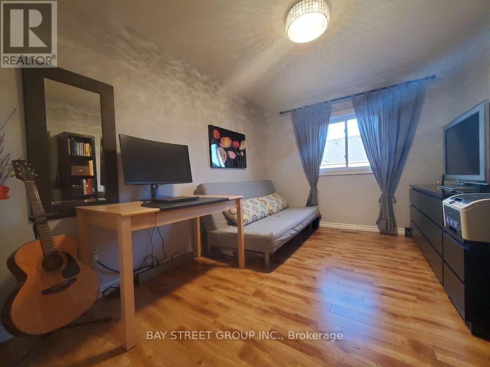 11 - 5223 Fairford Crescent, Mississauga, Ontario  L5V 2M6 - Photo 7 - W12914460