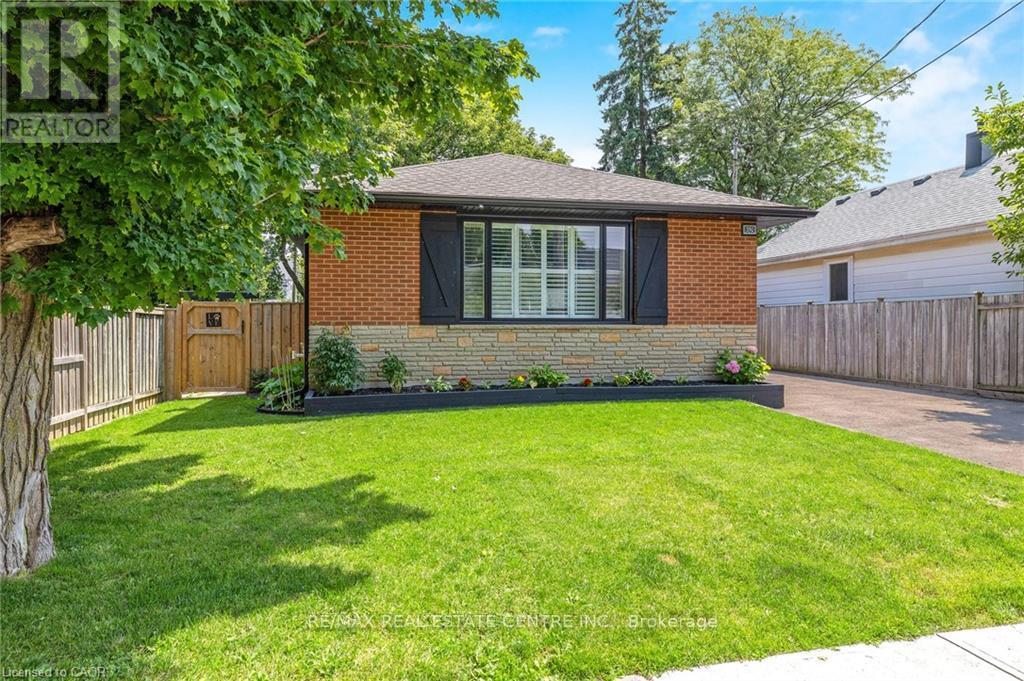 390 Woodward Avenue, Milton, Ontario  L9T 1V4 - Photo 3 - W12914476