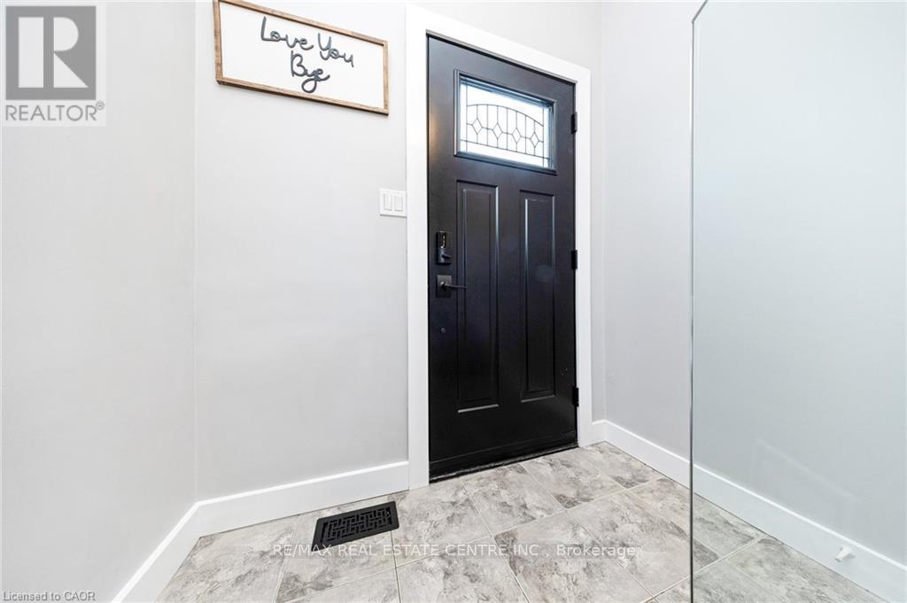 390 Woodward Avenue, Milton, Ontario  L9T 1V4 - Photo 6 - W12914476