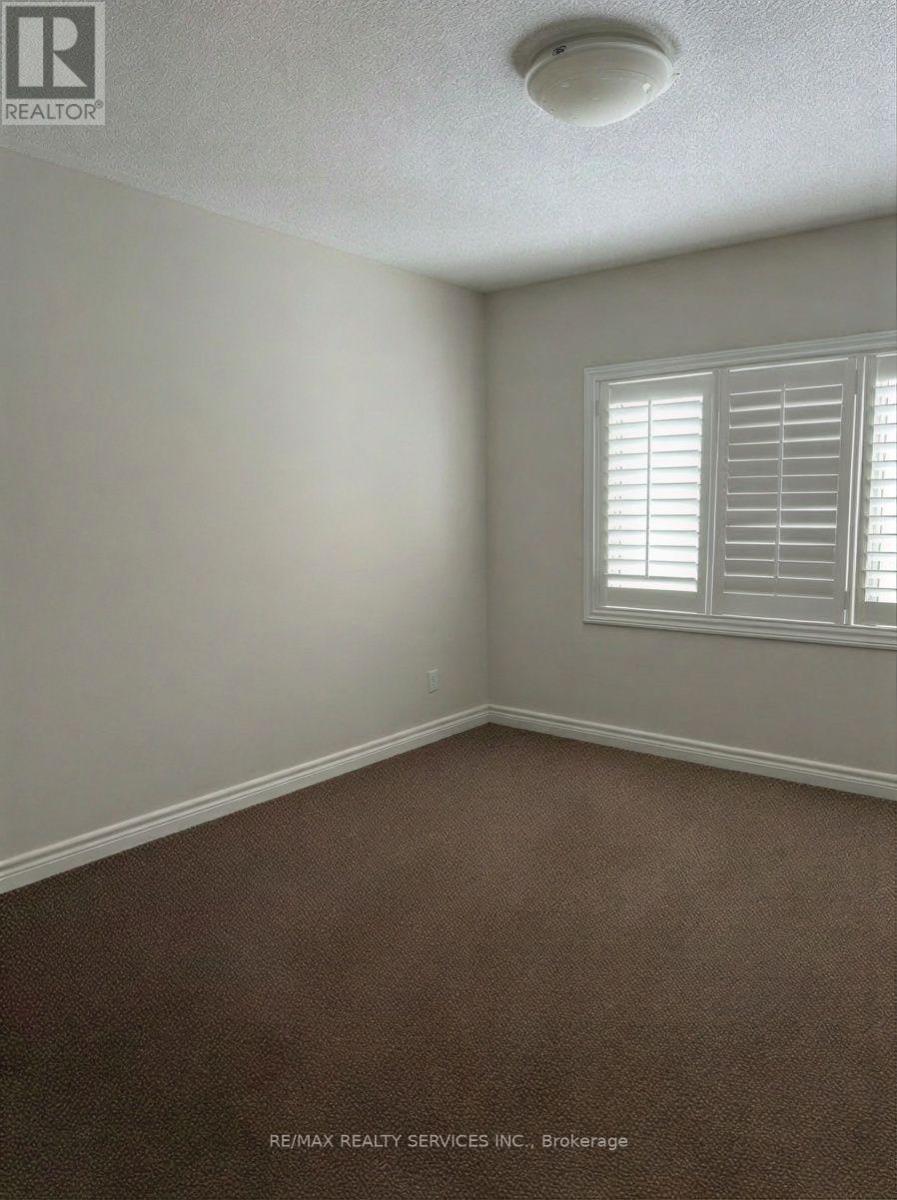 2432 Marisa Court, Mississauga, Ontario  L5K 2P5 - Photo 16 - W12914478