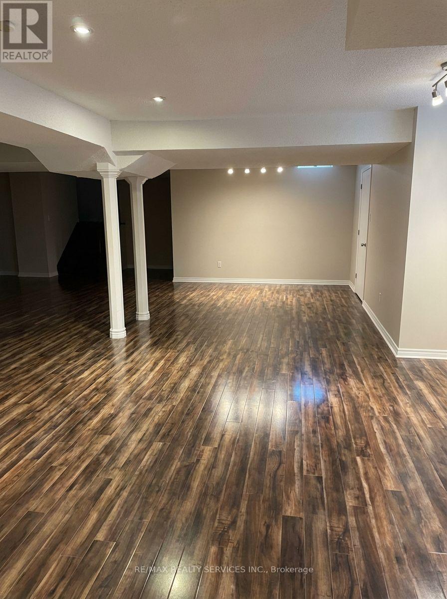 2432 Marisa Court, Mississauga, Ontario  L5K 2P5 - Photo 19 - W12914478