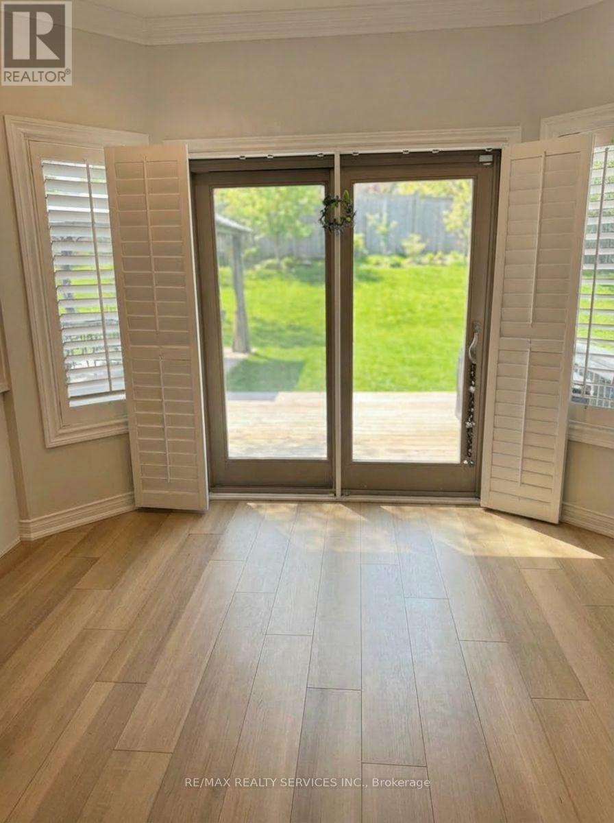 2432 Marisa Court, Mississauga, Ontario  L5K 2P5 - Photo 7 - W12914478