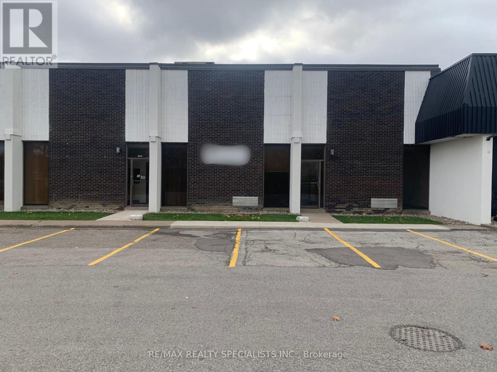 #8-9 - 22 Melanie Drive, Brampton, Ontario  L6T 4K8 - Photo 1 - W12914538