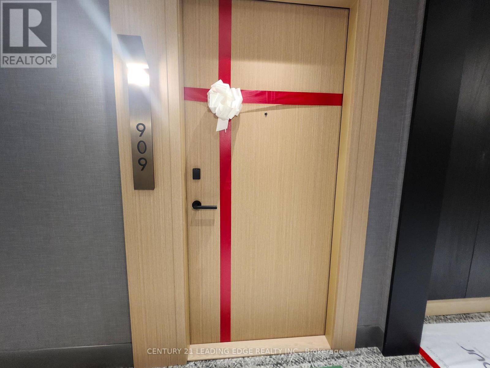 909 - 60 Central Park Road Way, Toronto (Islington-City Centre West), Ontario  M9A 0E6 - Photo 5 - W12914550