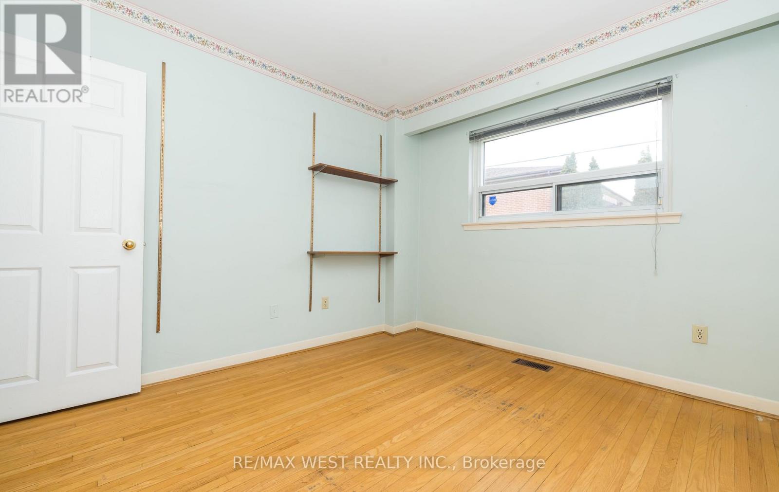 61 Stilecroft Drive, Toronto, Ontario  M3J 1A6 - Photo 17 - W12914552