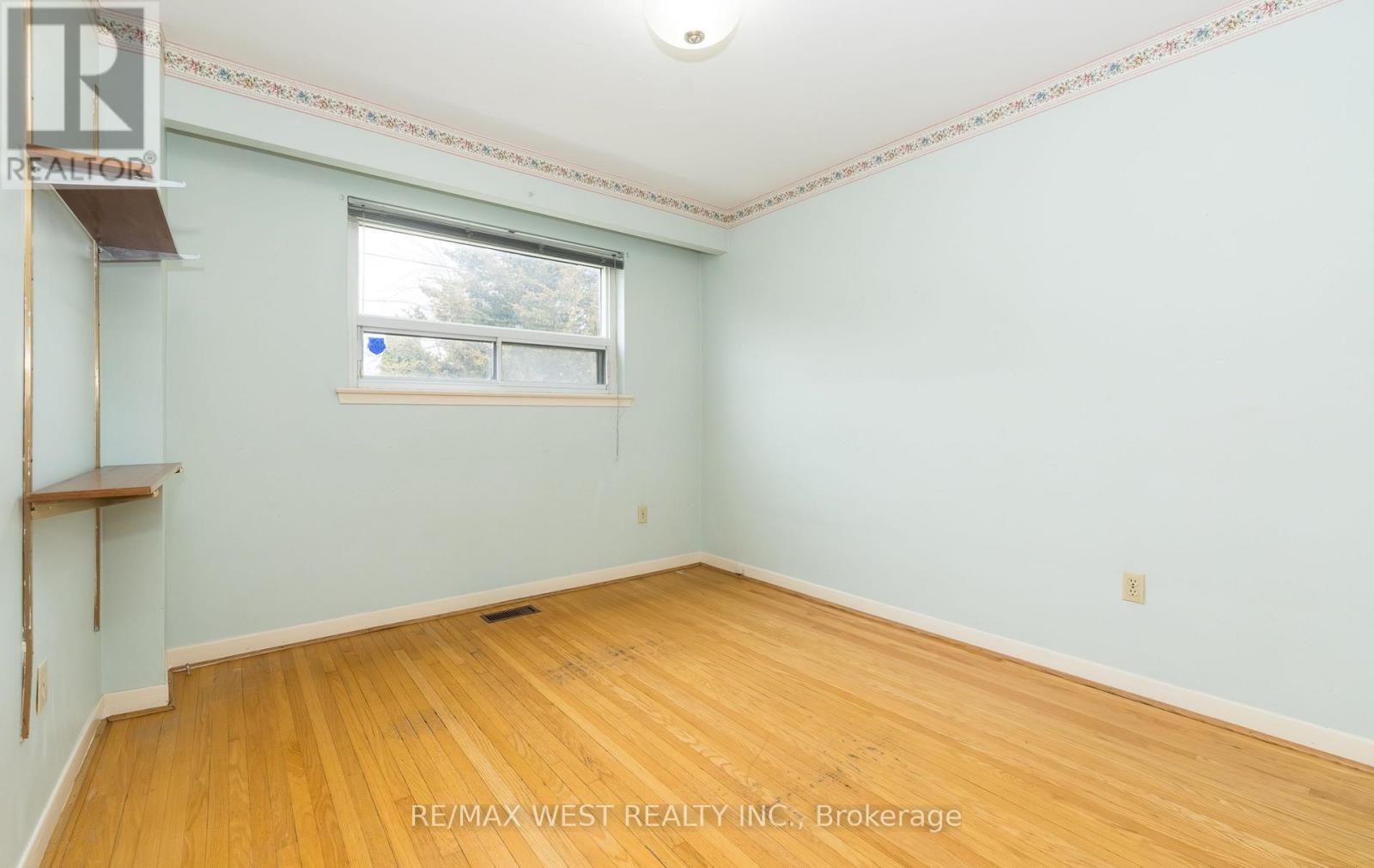 61 Stilecroft Drive, Toronto, Ontario  M3J 1A6 - Photo 18 - W12914552