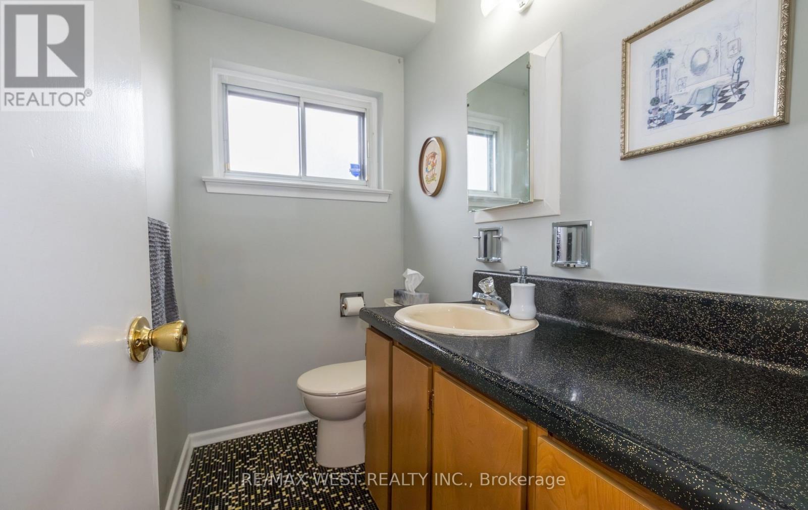 61 Stilecroft Drive, Toronto, Ontario  M3J 1A6 - Photo 21 - W12914552