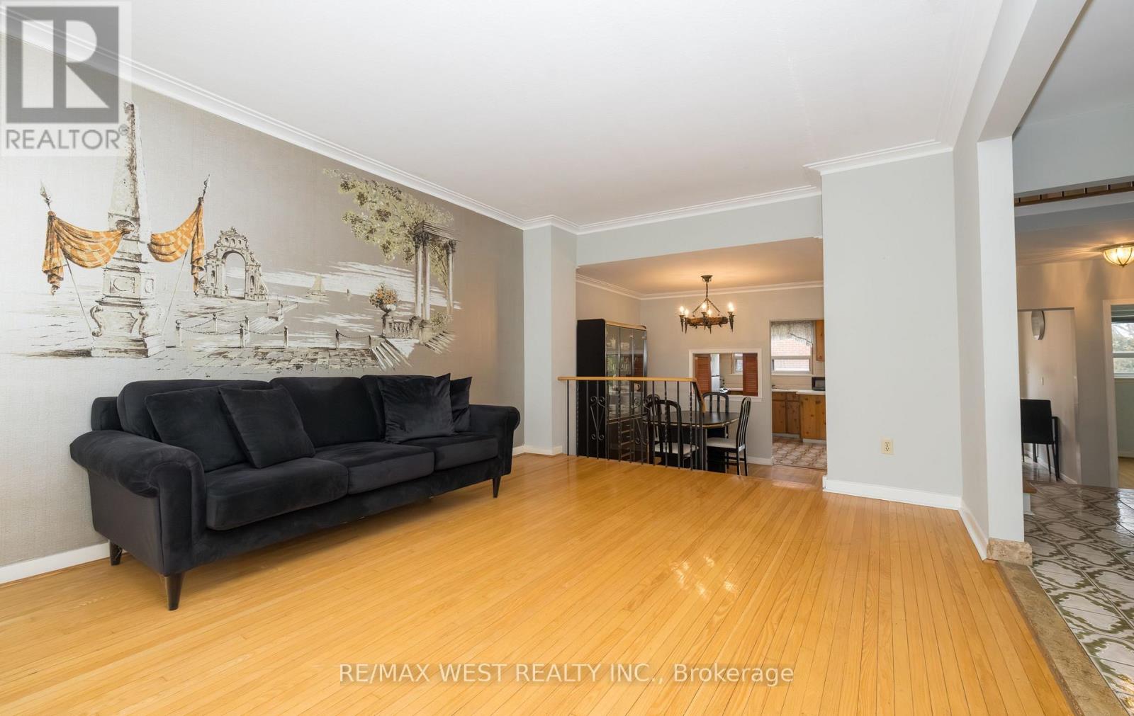 61 Stilecroft Drive, Toronto, Ontario  M3J 1A6 - Photo 8 - W12914552