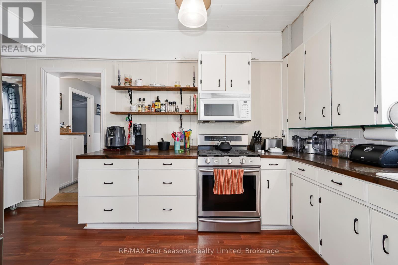 203 Montreal Street, Clearview, Ontario L0M 1S0 - Photo 11 - S12914166