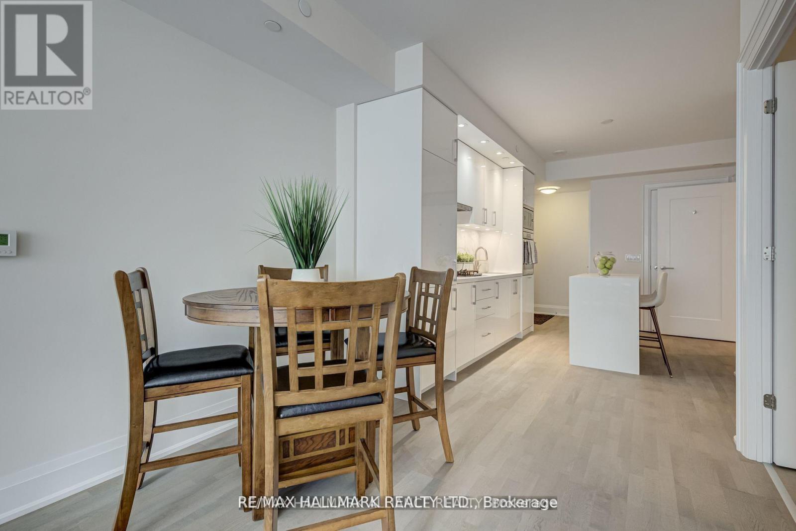 2001 - 88 Cumberland Street, Toronto (Annex), Ontario  M5R 1A3 - Photo 11 - C12764734