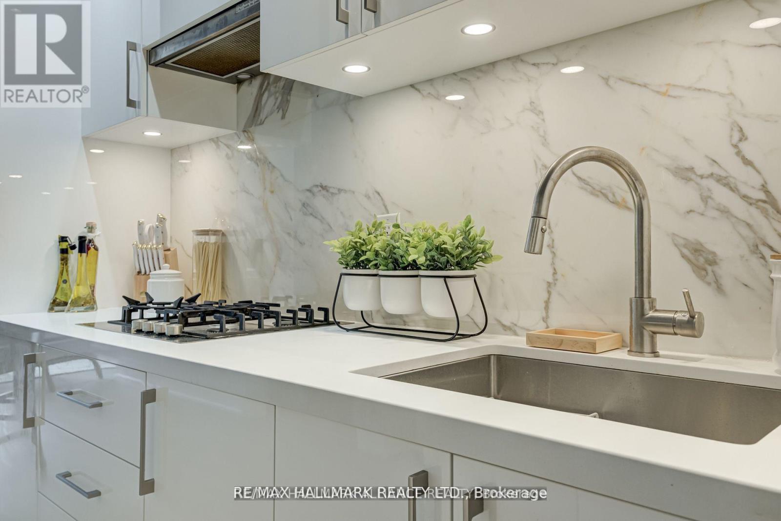 2001 - 88 Cumberland Street, Toronto (Annex), Ontario  M5R 1A3 - Photo 9 - C12764734