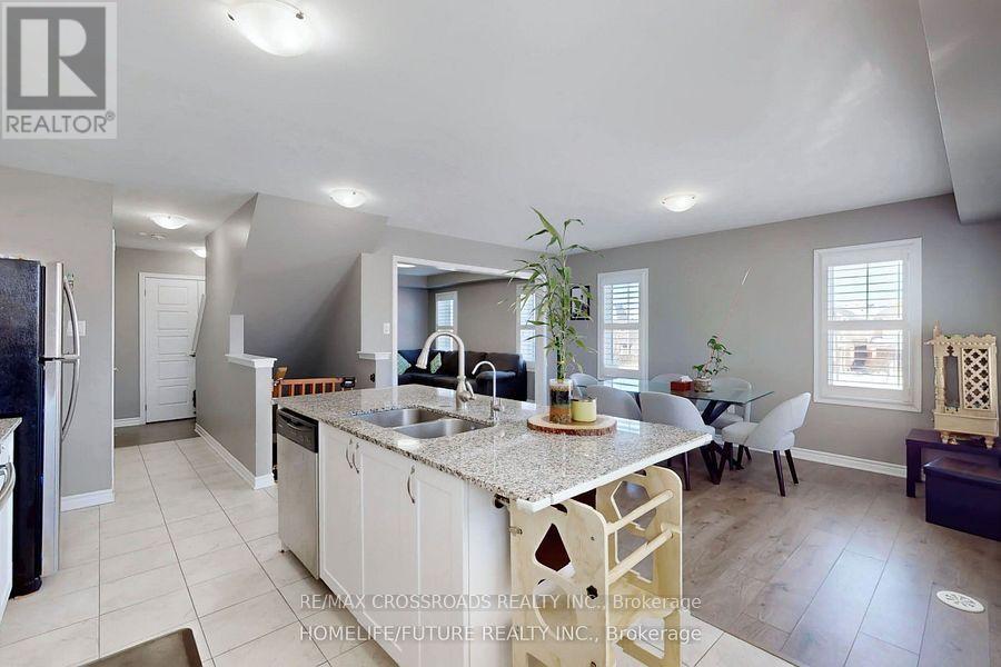 239 Netherby Lane, Kitchener, Ontario  N2R 0L9 - Photo 17 - X12914388